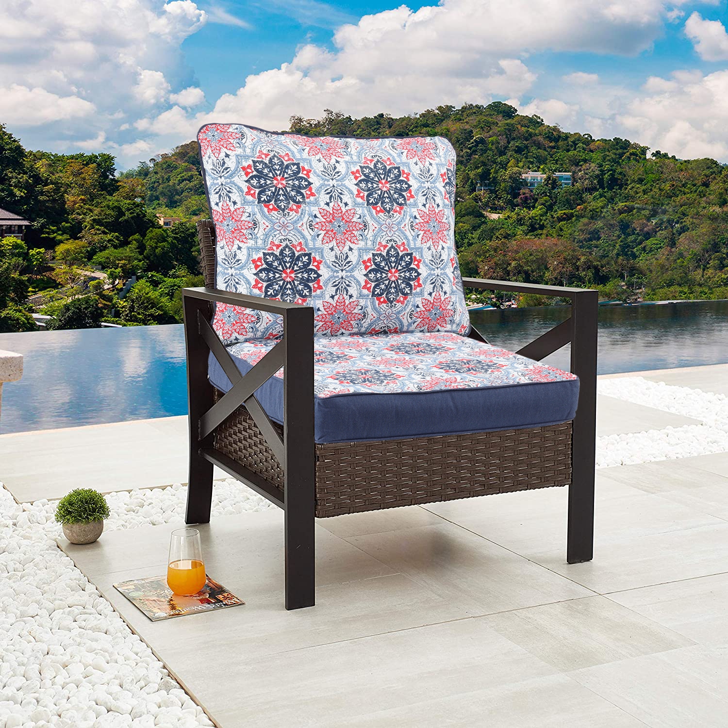 Pekalongan outdoor patio chair with online cushions