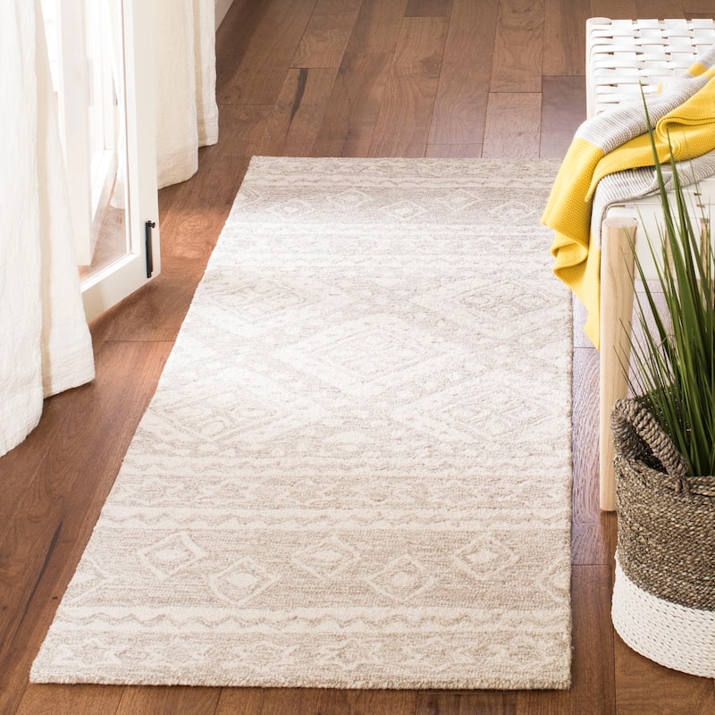 SAFAVIEH Handmade Micro-Loop Kobie Wool Rug - 2'3" x 11' Runner - Beige/Ivory