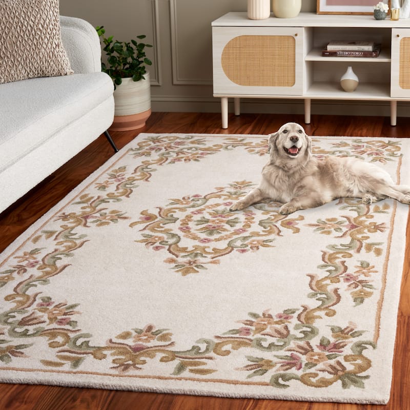SAFAVIEH Handmade Aubusson Hale Traditional Wool Rug.