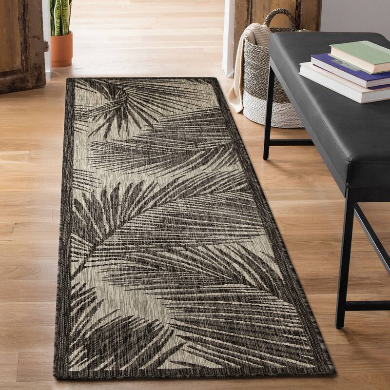 Liora Manne Carmel Fronds Indoor/Outdoor Rug Black