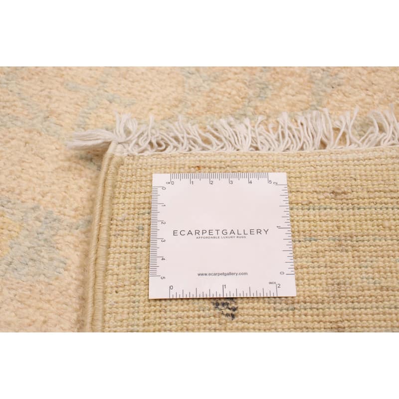 ECARPETGALLERY Hand-knotted Peshawar Oushak Ivory Wool Rug - 5'0 x 7'10
