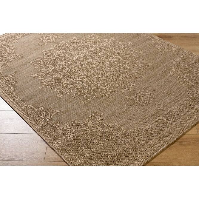 Livabliss Sandra Traditional Indoor/Outdoor Area Rug