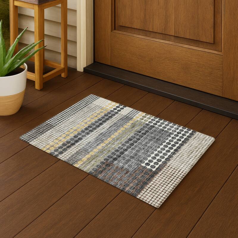 Machine Washable Indoor/ Outdoor Casual Dotty Chantille Rug - Black - 1'8" x 2'6"