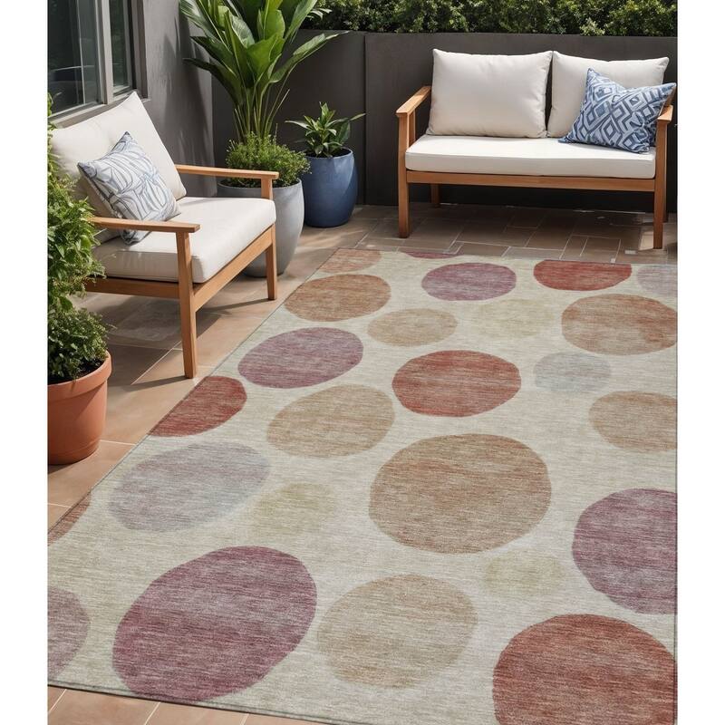 HomeRoots Geometric Transitional Rectangle Outdoor Rug - 5' X 8'