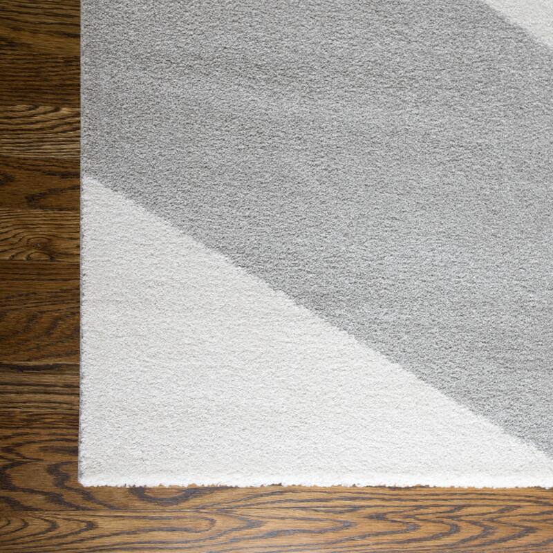 Carson Carrington Iskallebol Geometric Area Rug