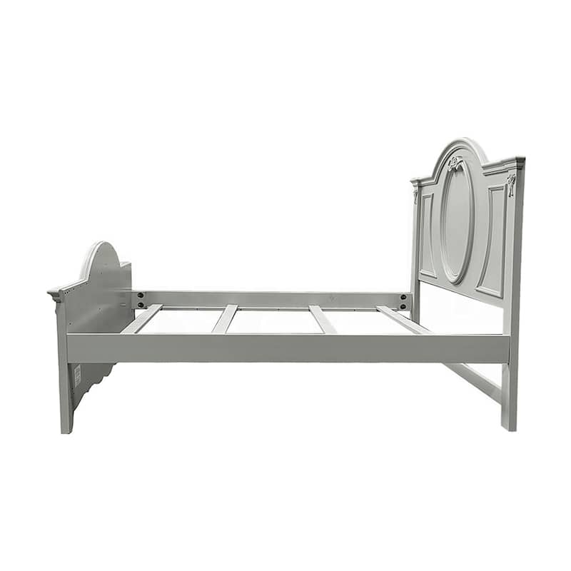 Wooden Bed with Scalloped Footboard in Gray