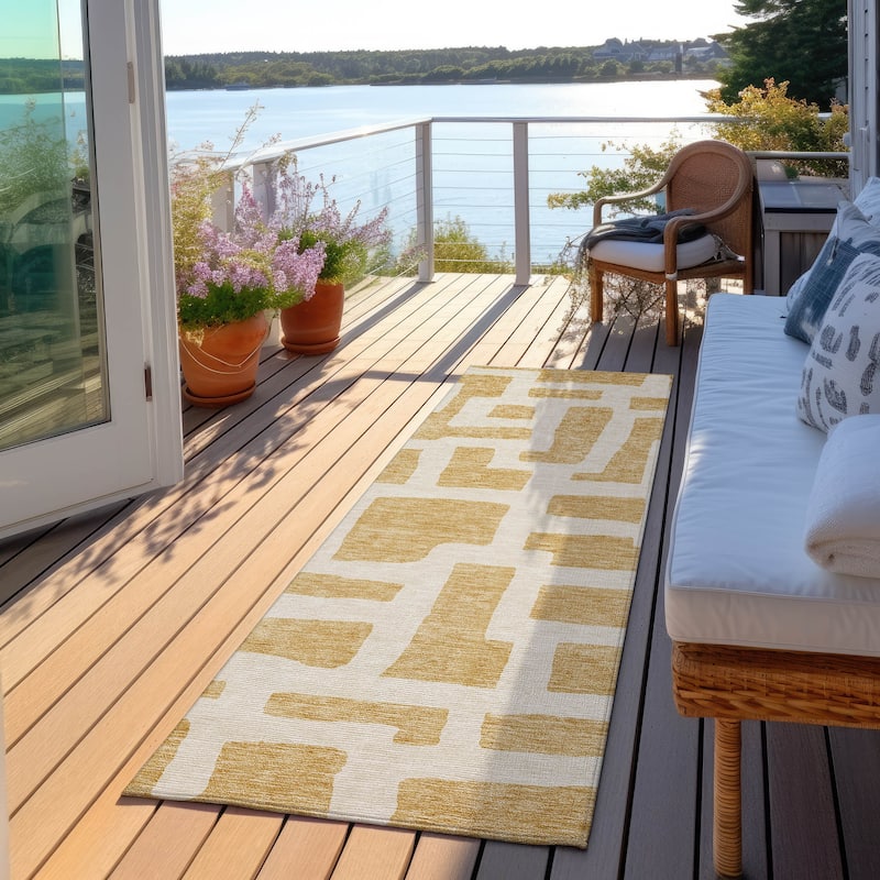 Machine Washable Indoor/ Outdoor Chantille Contemporary Geo Rug - Gold - 2'3" x 7'6"