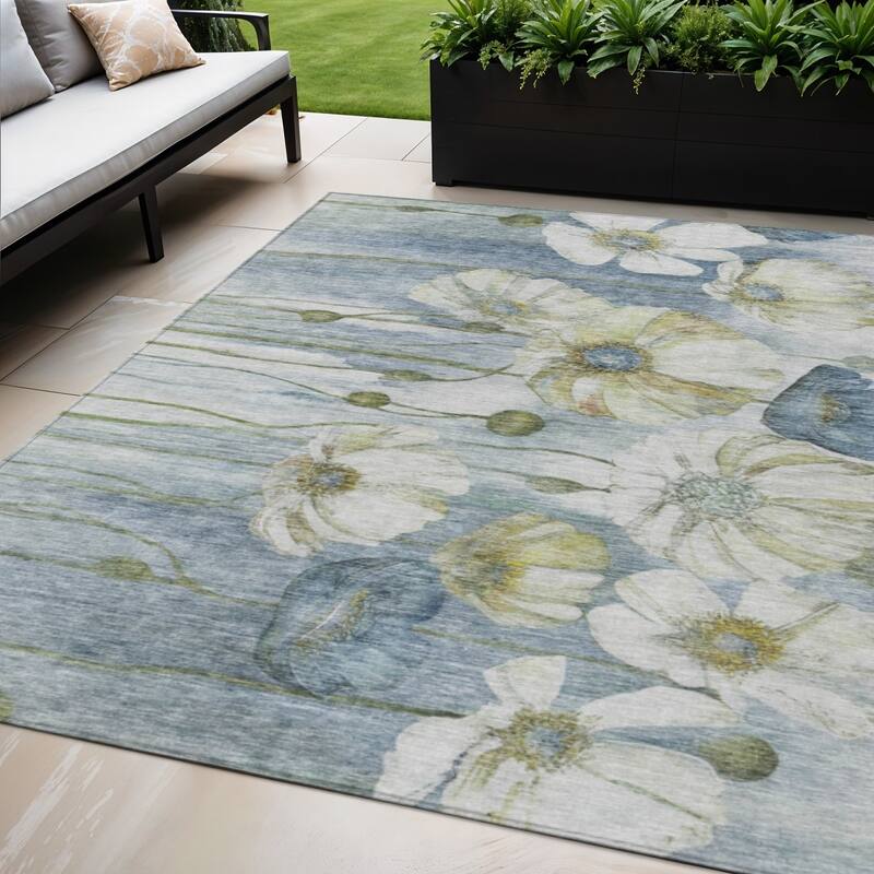 HomeRoots Floral Transitional Rectangle Outdoor Rug - 5' X 8'