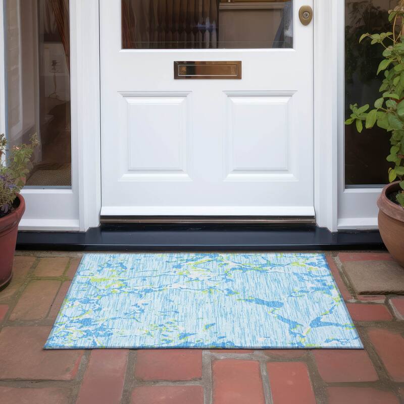 Machine Washable Indoor/ Outdoor Abstract Camo Chantille Rug