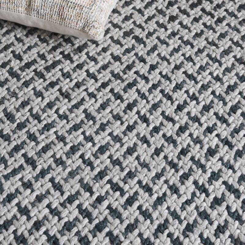 SAFAVIEH Natural Skrima Fiber Couture Wool Rug