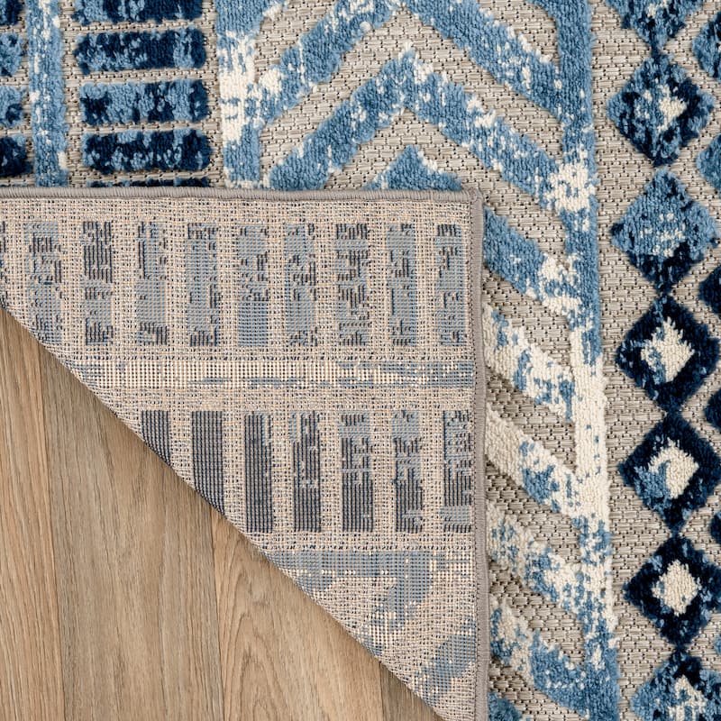 World Rug Gallery Distressed Geometric Indoor/Outdoor Area Rug