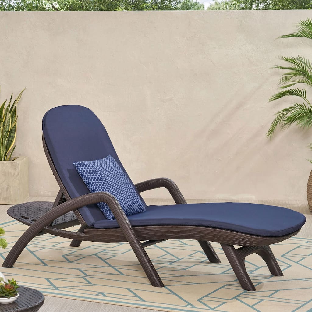rgonomic Outdoor Chair with Wicker Texture - Durable, Comfortable Cushion, Stable Design