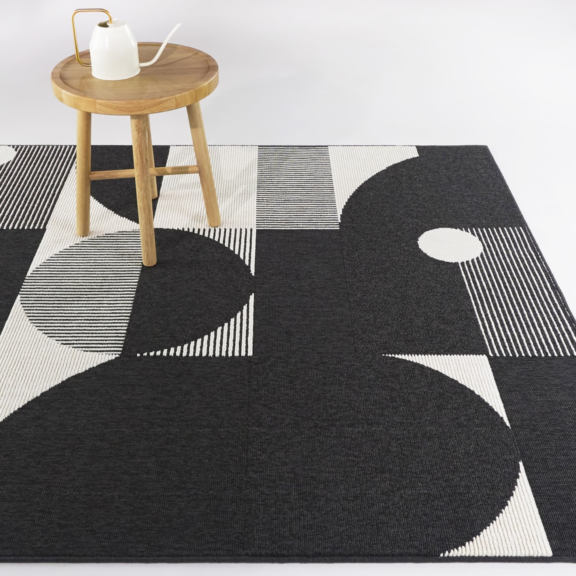 Fritz Modern Abstract Indoor/Outdoor Area Rug