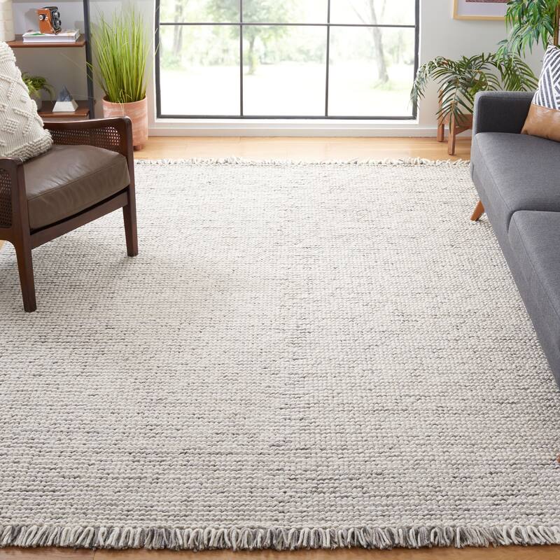 SAFAVIEH Natura Bernetta Wool Fringe Rug