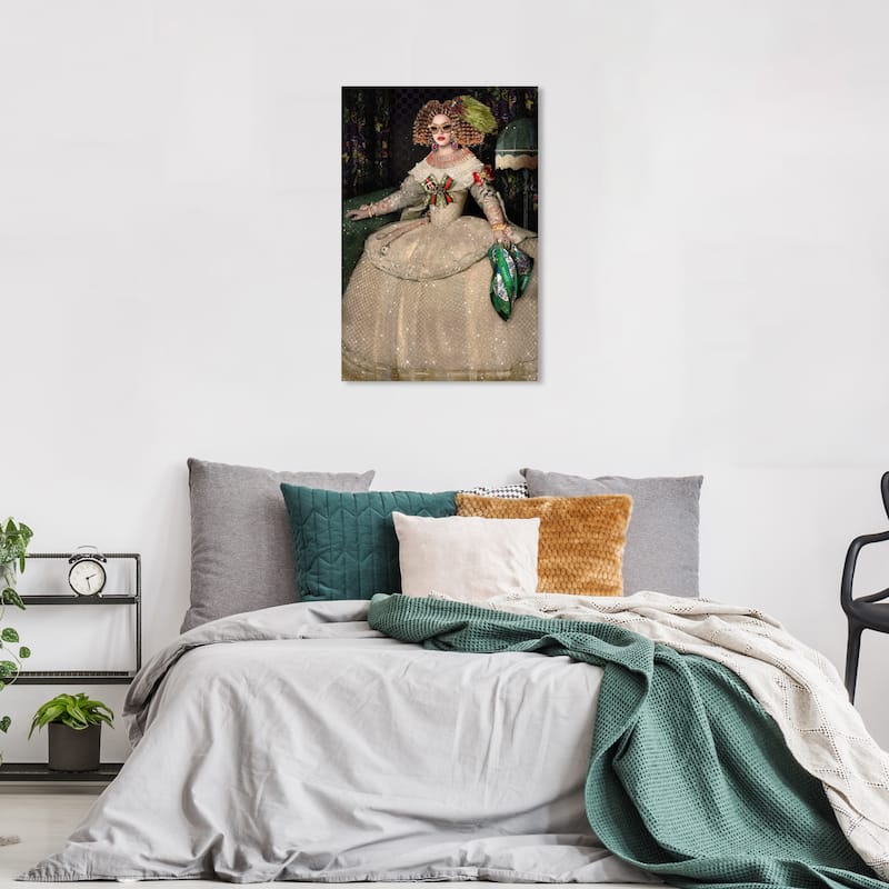 Wynwood Studio Canvas Fashion and Glam Glamorous Victoria Gold and Traditional Wall Art Canvas Print