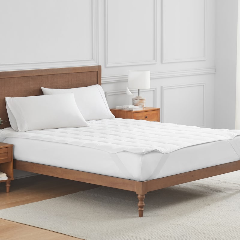 Cloud Embrace Down Mattress Pad by DOWNLITE