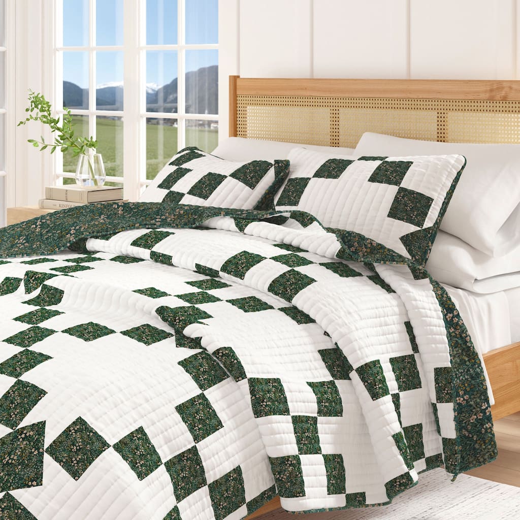 Linery & Co. Floral Patchwork Star Quilt Set with Shams