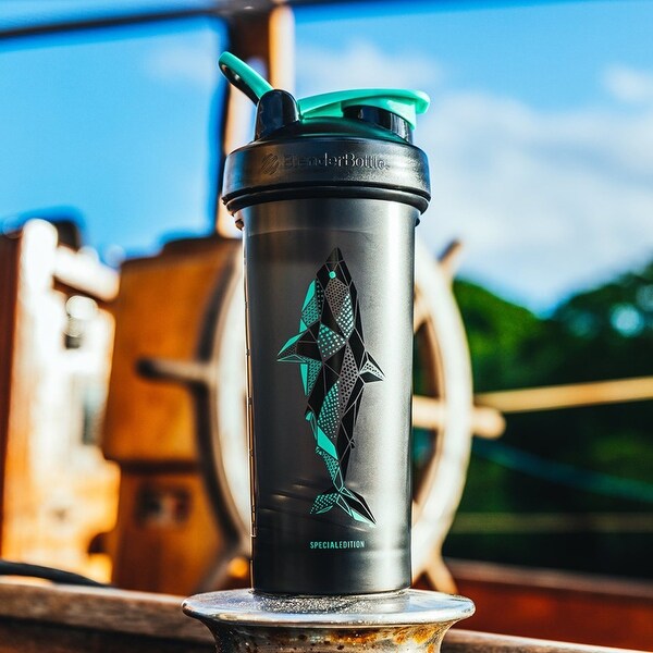 Blender Bottle Special Edition Classic 28 oz. SpoutGuard Shaker - Shark - 28 oz.