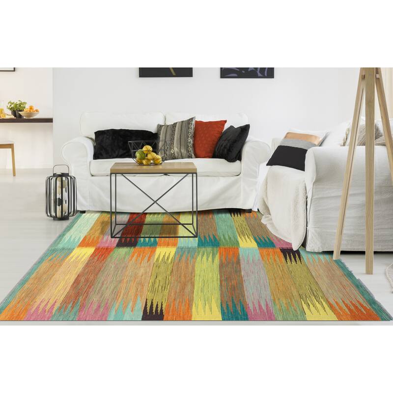 Modern Flatweave Illhom Gold/Green Rug - 5'7" x 8'4"