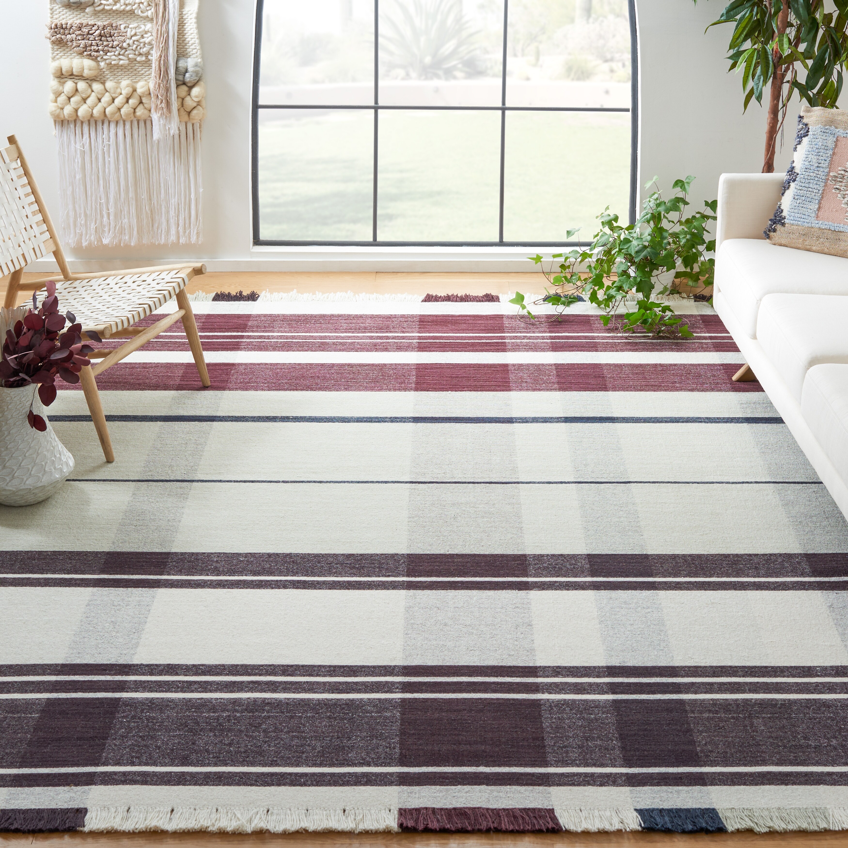 SAFAVIEH Striped Kilim Huldah Wool Fringe Rug