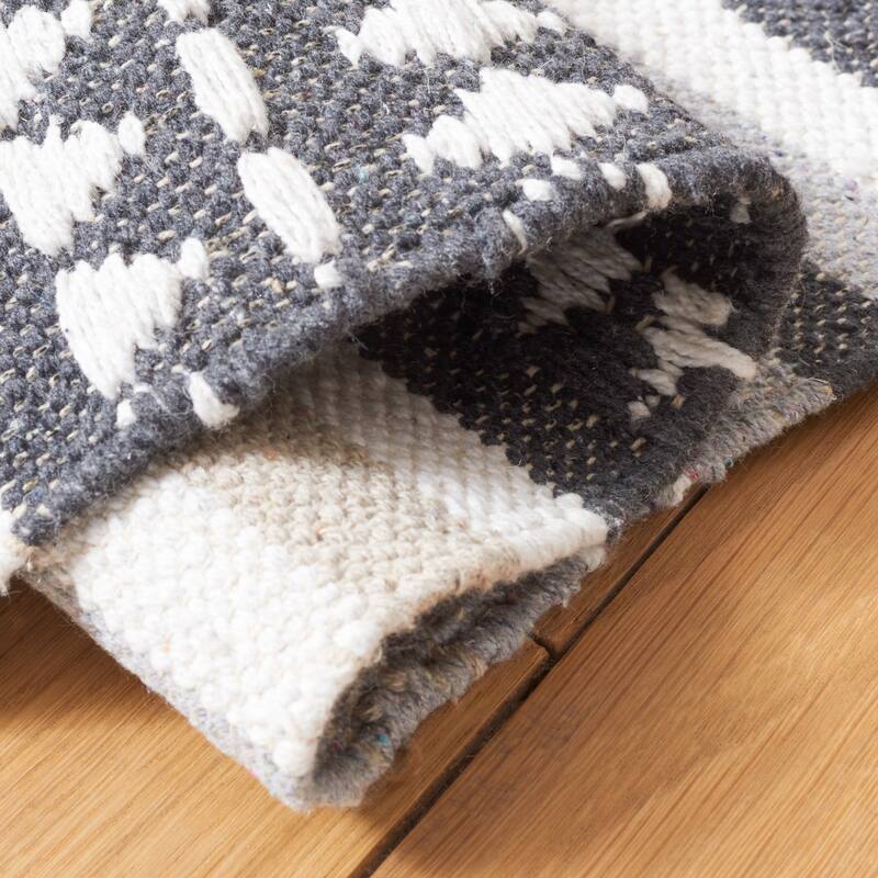 SAFAVIEH Handmade Montauk Nellwyn Cotton Rug