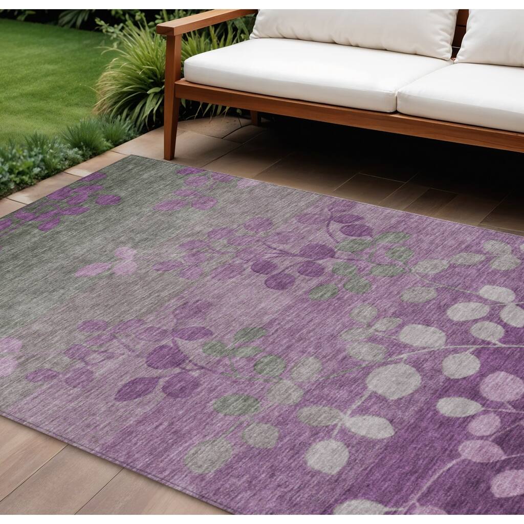HomeRoots Floral Transitional Rectangle Outdoor Rug