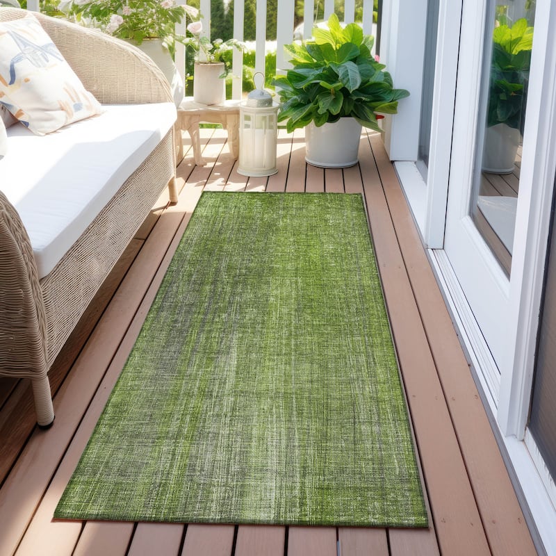 Machine Washable Indoor/ Outdoor Ombre Solid Chantille Rug - 2'3" x 7'6" - Green