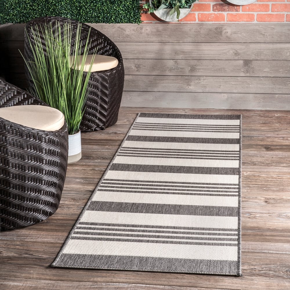 Nuloom Kristen Striped Indoor/Outdoor Area Rug