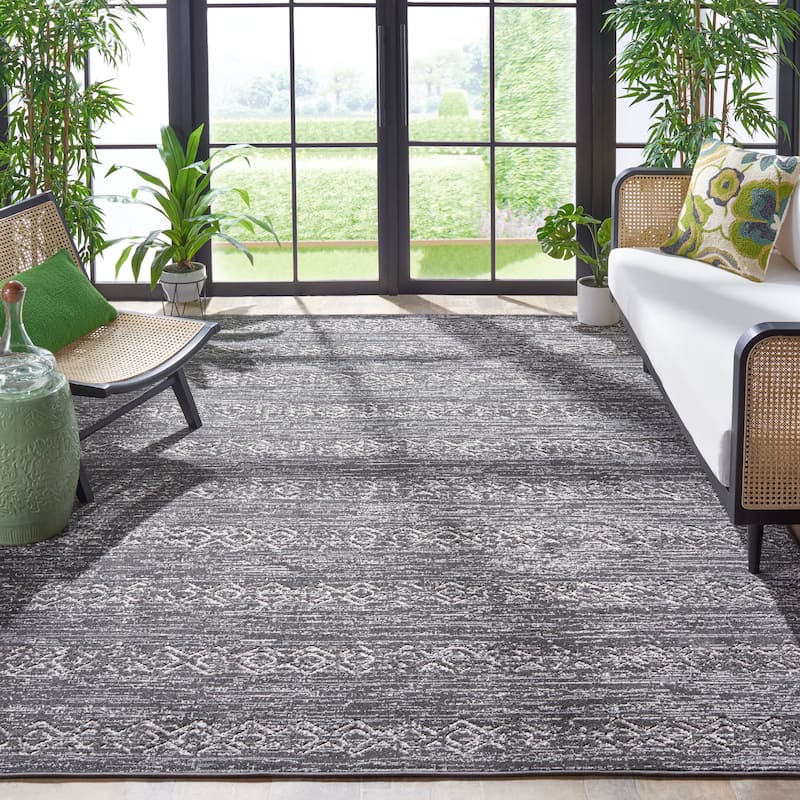 SAFAVIEH Cottage Irmela Transitional Indoor/Outdoor Rug - 8' x 11'2" - Grey