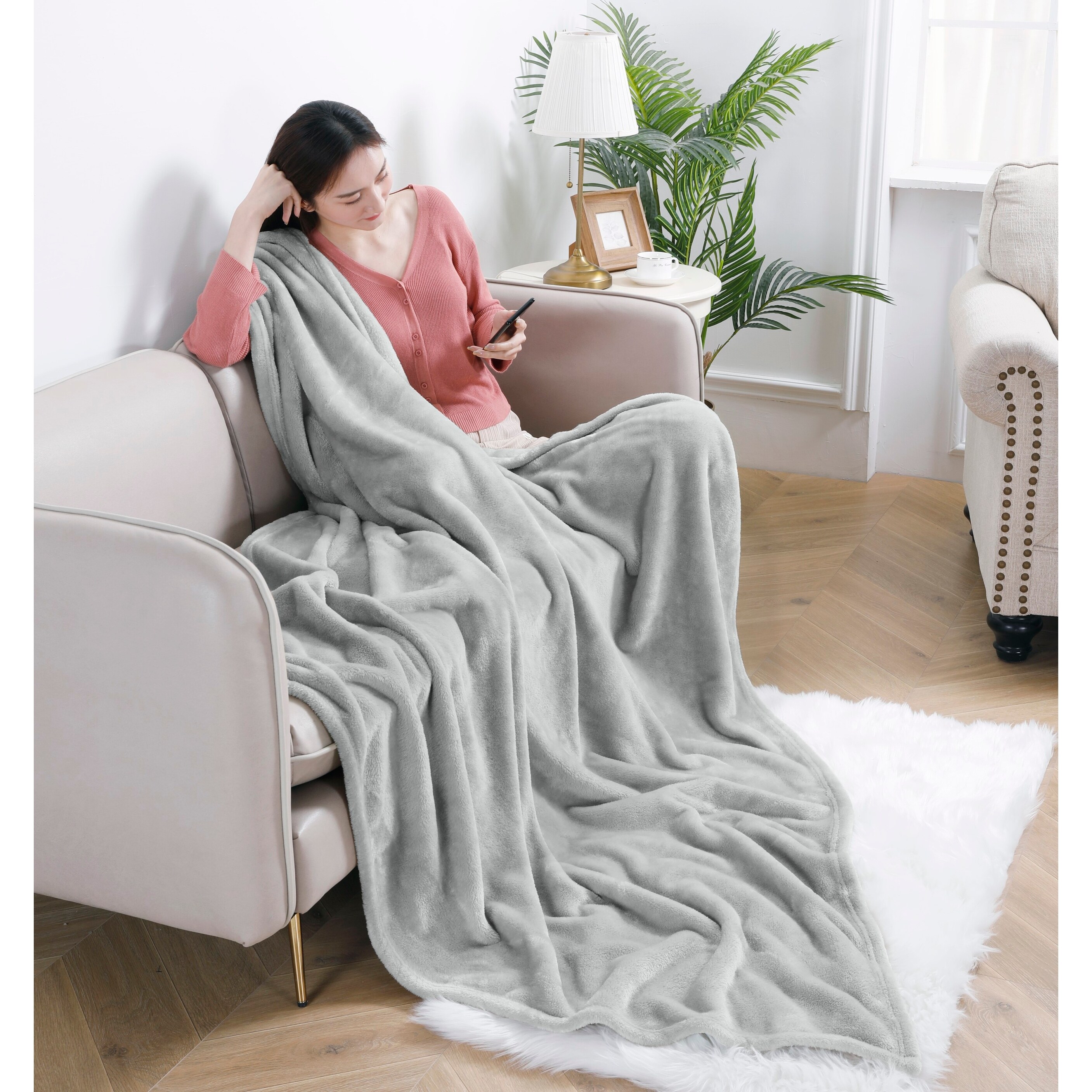 Elle Decor Solid Plush Oversized Throw Blanket Silky Soft and Cozy Flannel Fleece for Bed and Couch Bed Bath Beyond 33238838