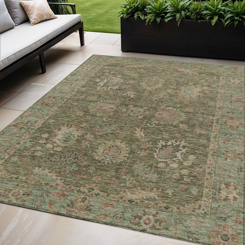 HomeRoots Floral Traditional Rectangle Outdoor Rug - 5' X 8'