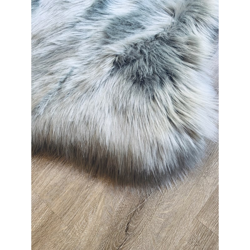 Ovella Home Premium Faux Bearskin Pelt Area Rug