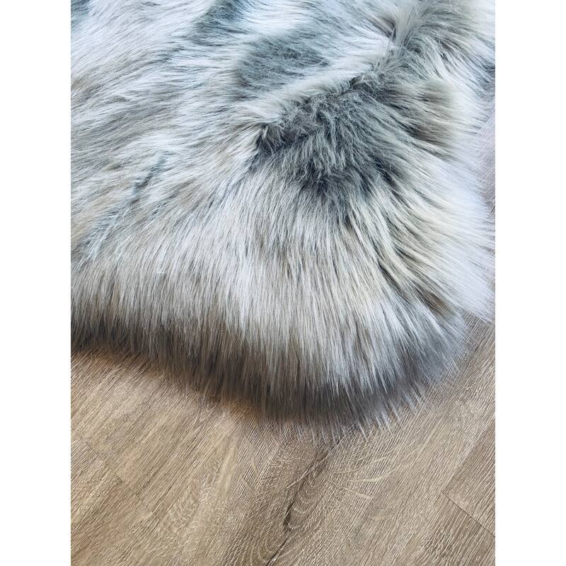 Ovella Home Premium Luxurious Faux Sheepskin 4-Pelt Plush Shag Area Rug - 4' x 6' - 4' x 6'