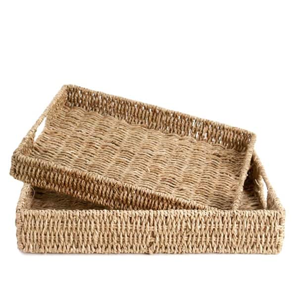 https://ak1.ostkcdn.com/images/products/is/images/direct/a4c386fb99eee31e35a78ead883c86d291ab7752/Seagrass-Serving-Trays-with-Insert-Handles.jpg?impolicy=medium