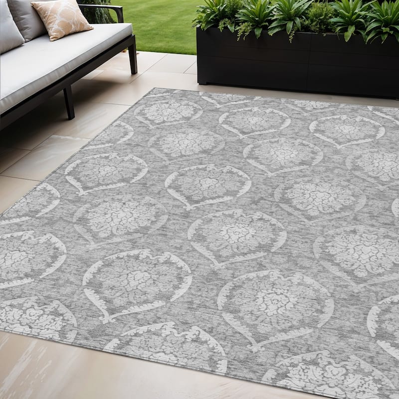 HomeRoots Medallion Transitional Rectangle Outdoor Rug - 5' X 8'