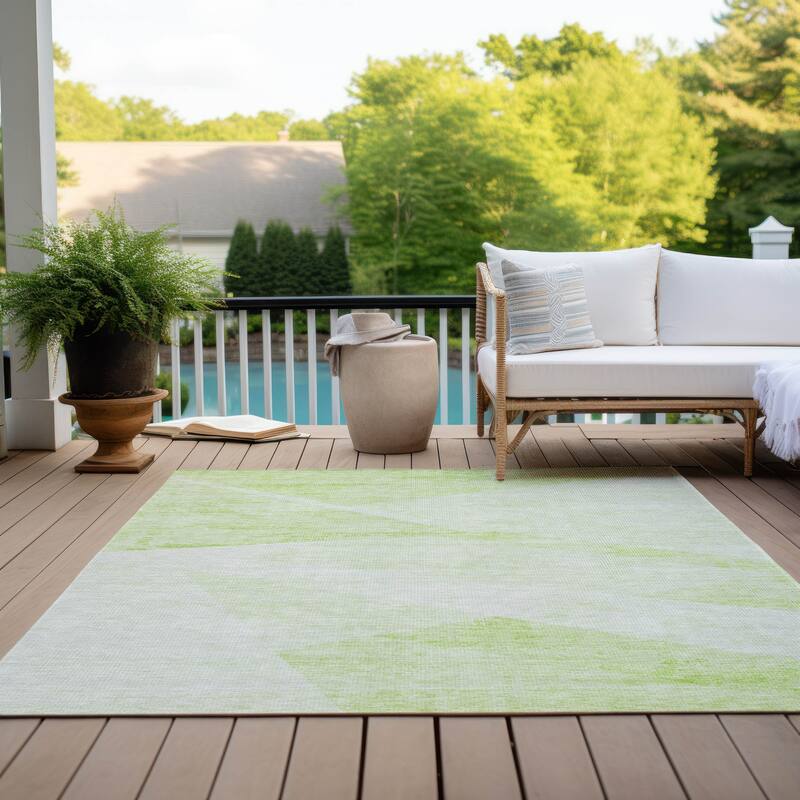 Machine Washable Indoor/ Outdoor Chantille Contemporary Geo Rug