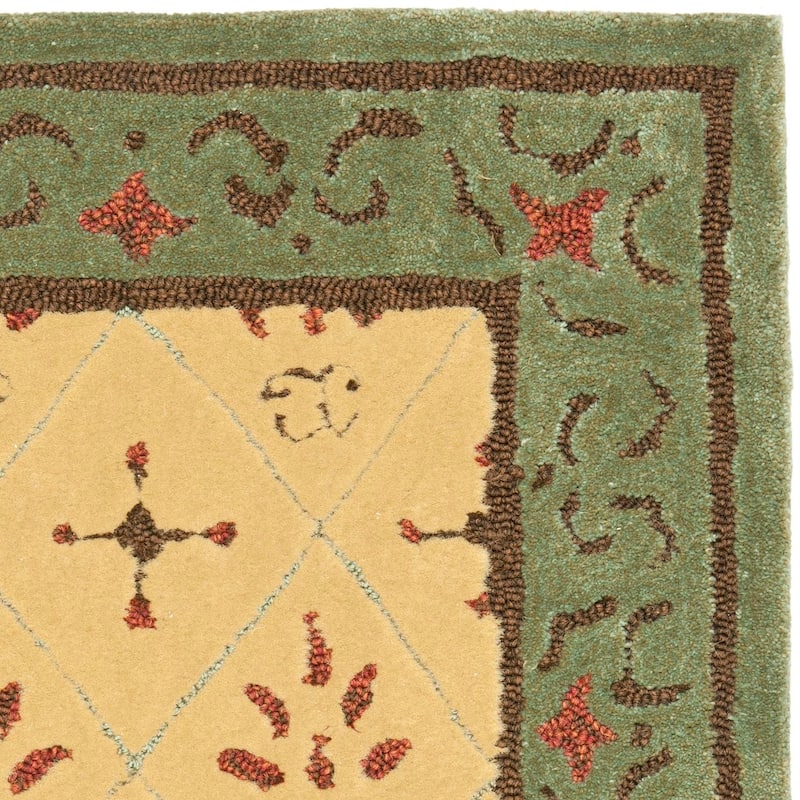SAFAVIEH Handmade Easy Care Barbie Oriental Rug