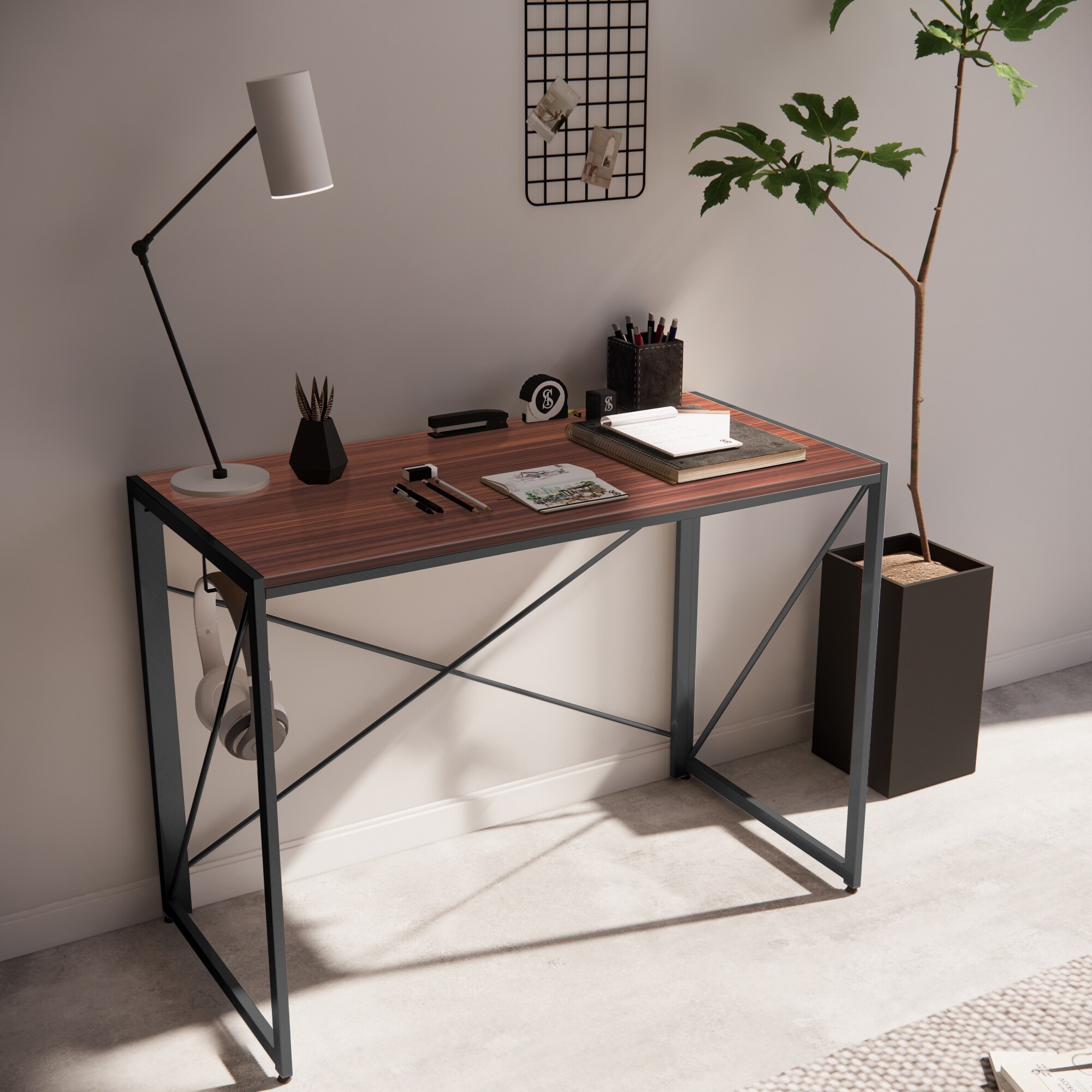 Nova 2025 industrial desk