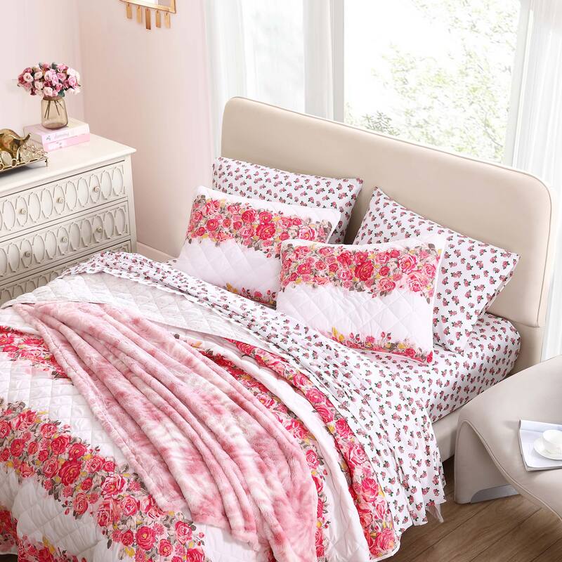 Betsey Johnson Banded Floral Pink Reversible Quilt Set
