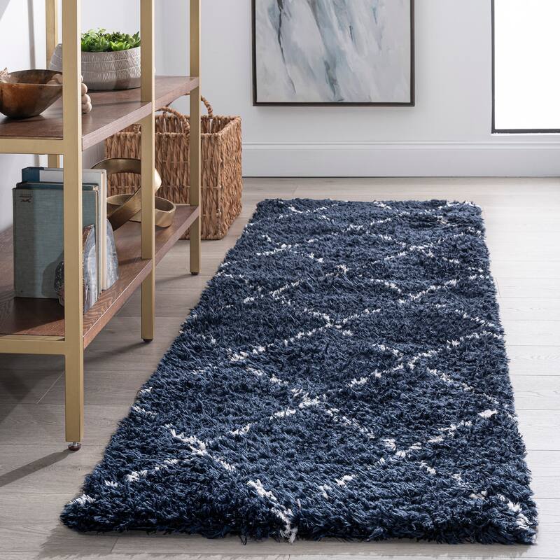 Heartfelt Shag Modern & Contemporary Diamond Indoor Area Rug - 2'3'' x 7'3'' - Navy/White