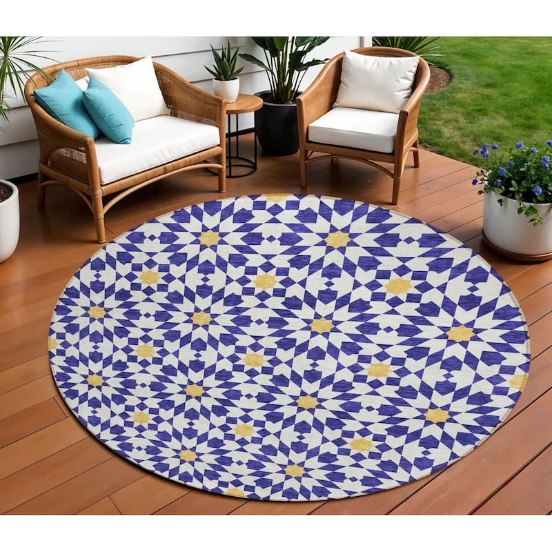HomeRoots Floral Medallion Transitional Rectangle Outdoor Rug - 8' Round