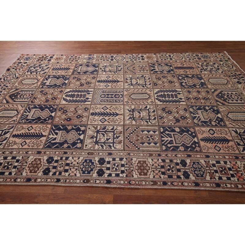 Bakhtiari Persian Vintage Rug Hand-Knotted Traditional Wool Carpet - 6'9"x 10'1"