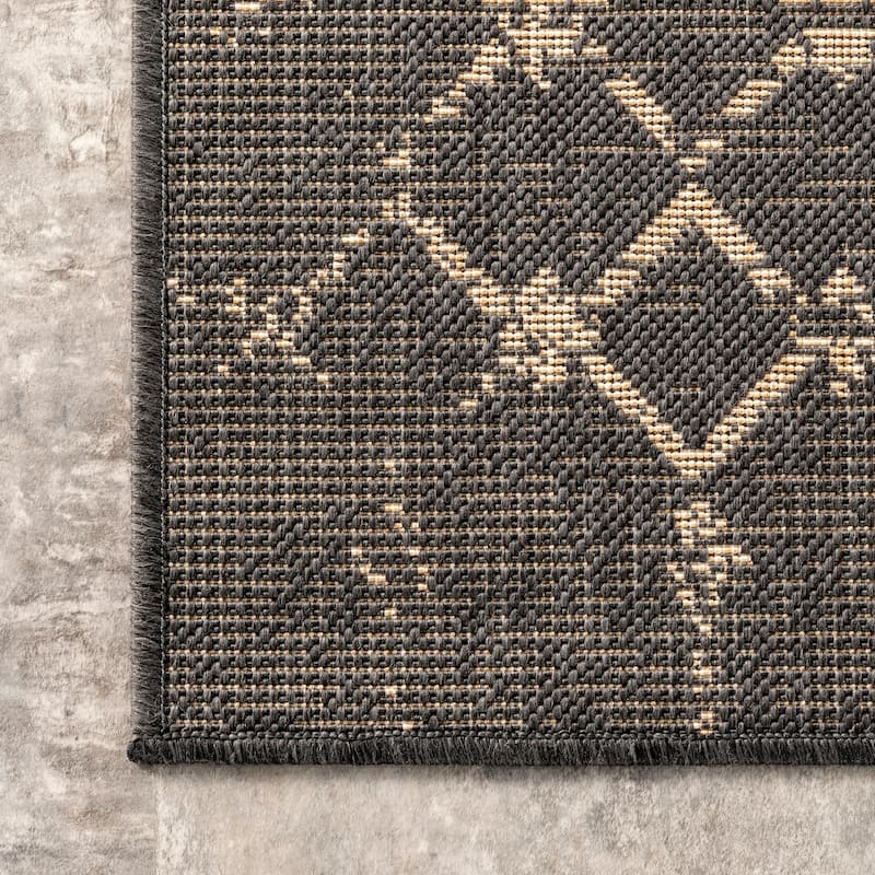 Nuloom Grayson Moroccan Trellis Indoor/Outdoor Area Rug