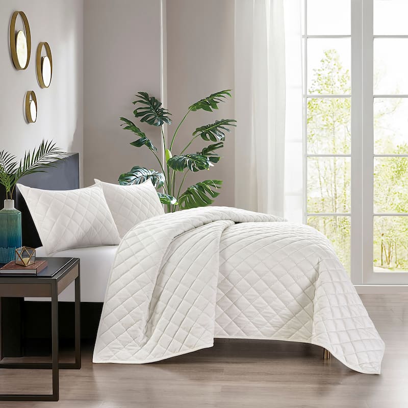 Pointehaven Heavy-Weight Oversized Diamond Design Velvet Quilt Sets
