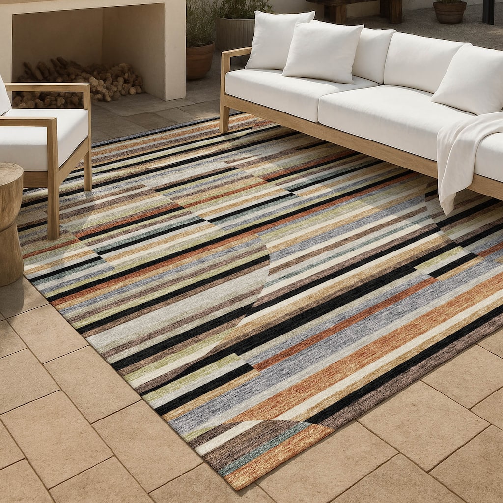 Machine Washable Indoor/ Outdoor Modern Cokedale Chantille Rug