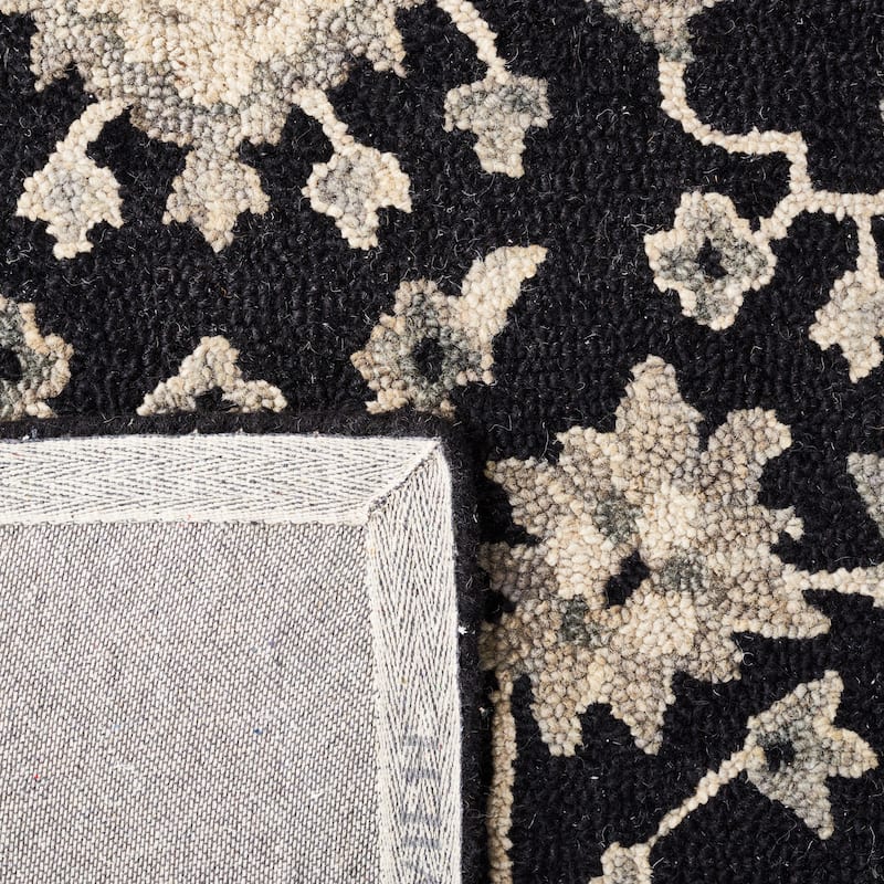 SAFAVIEH Handmade Aspen Nicasia Boho Wool Rug