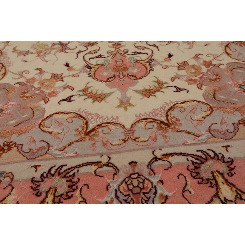 3'5''x5'3'' Hand Knotted Wool Ivory Traditional 300 KPSI Rug - 3' 5'' x 5' 3''