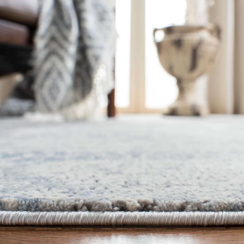 SAFAVIEH Alhambra Rotka Vintage Oriental Rug - 6'7" x