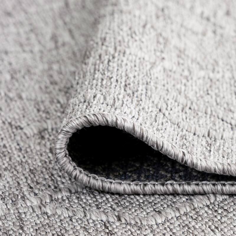 Alameda Solid Color Geometric Machine Washable Indoor Area Rug