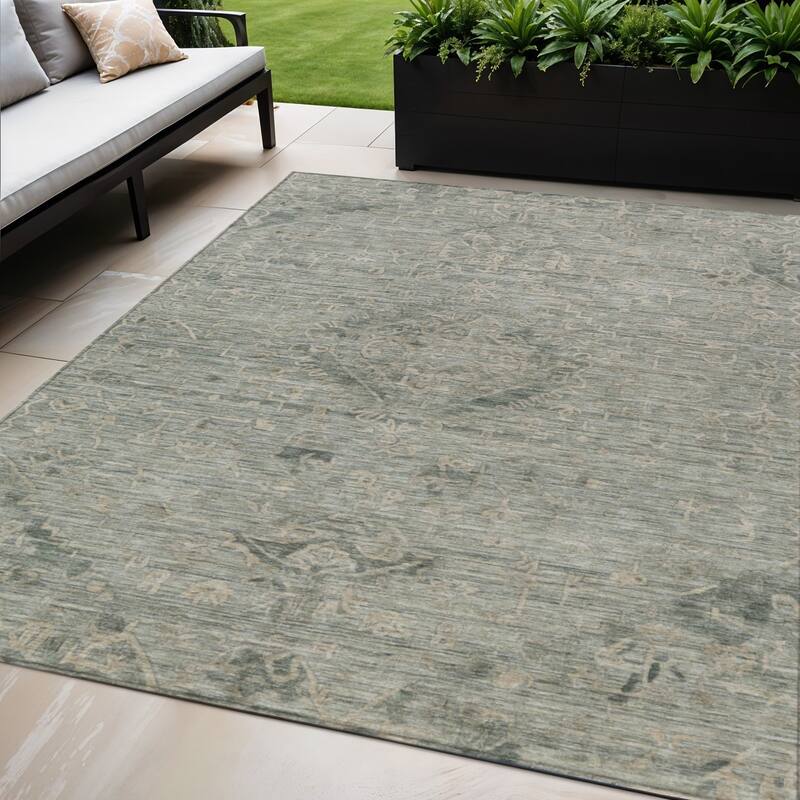 HomeRoots Floral Traditional Rectangle Outdoor Rug - 5' X 8'
